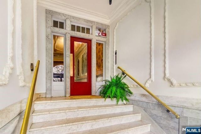 75 Fairview Avenue 35, Jersey City, NJ 07304