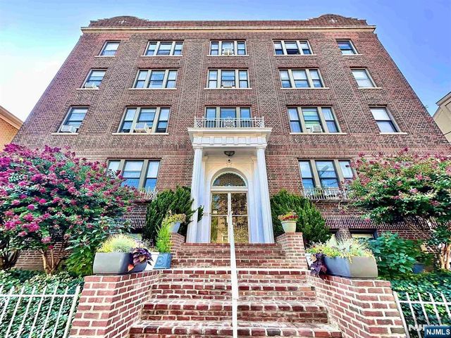 75 Fairview Avenue 35, Jersey City, NJ 07304