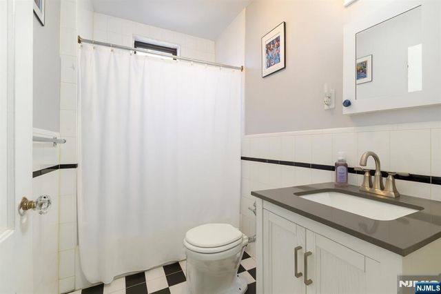 75 Fairview Avenue 35, Jersey City, NJ 07304