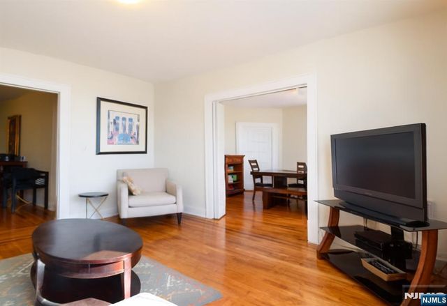 75 Fairview Avenue 35, Jersey City, NJ 07304