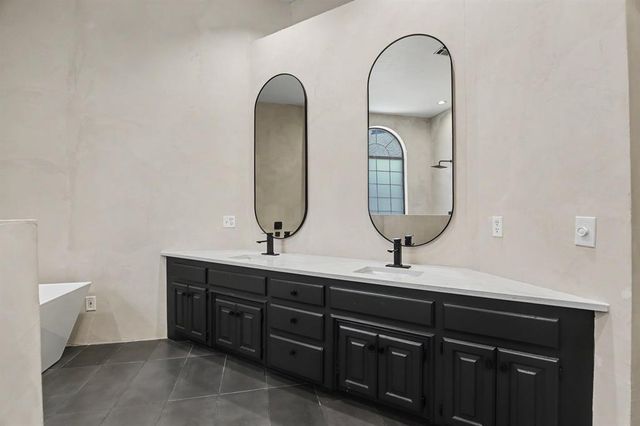 600 Riverwalk Court, Norman, OK 73072