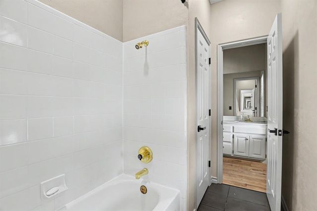 600 Riverwalk Court, Norman, OK 73072