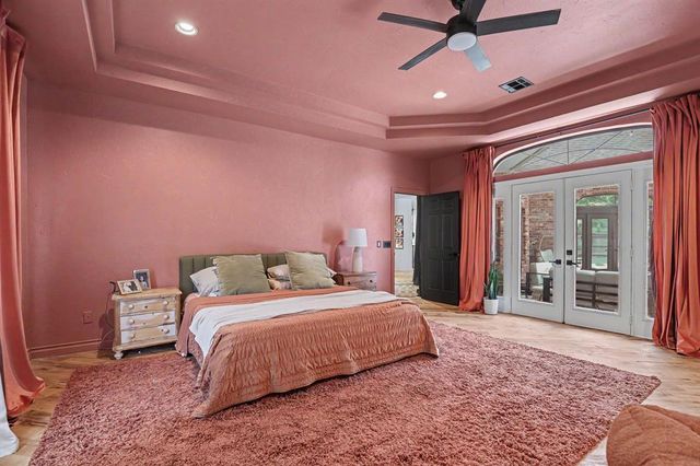 600 Riverwalk Court, Norman, OK 73072