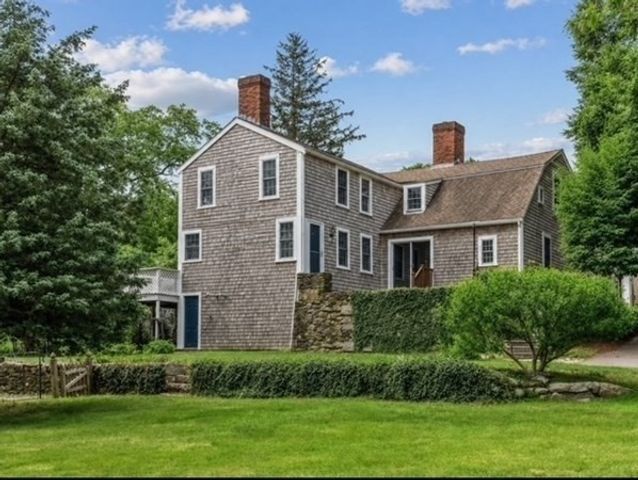 218 Sandwich St, Plymouth, MA 02360