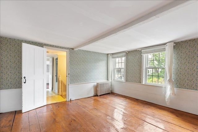 218 Sandwich St, Plymouth, MA 02360
