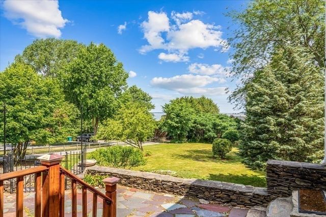 218 Sandwich St, Plymouth, MA 02360