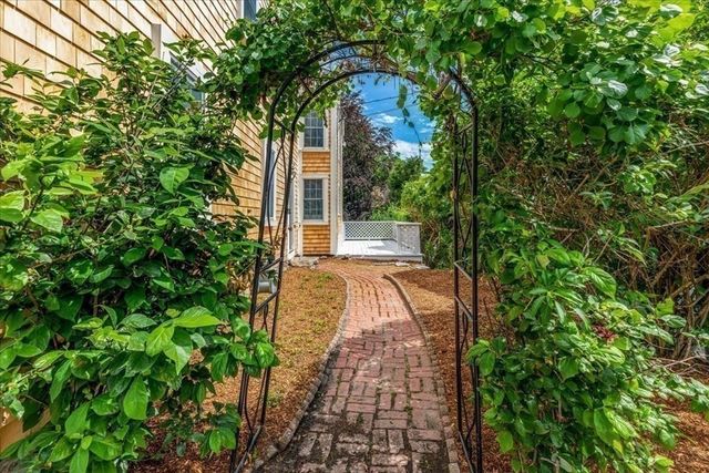 218 Sandwich St, Plymouth, MA 02360
