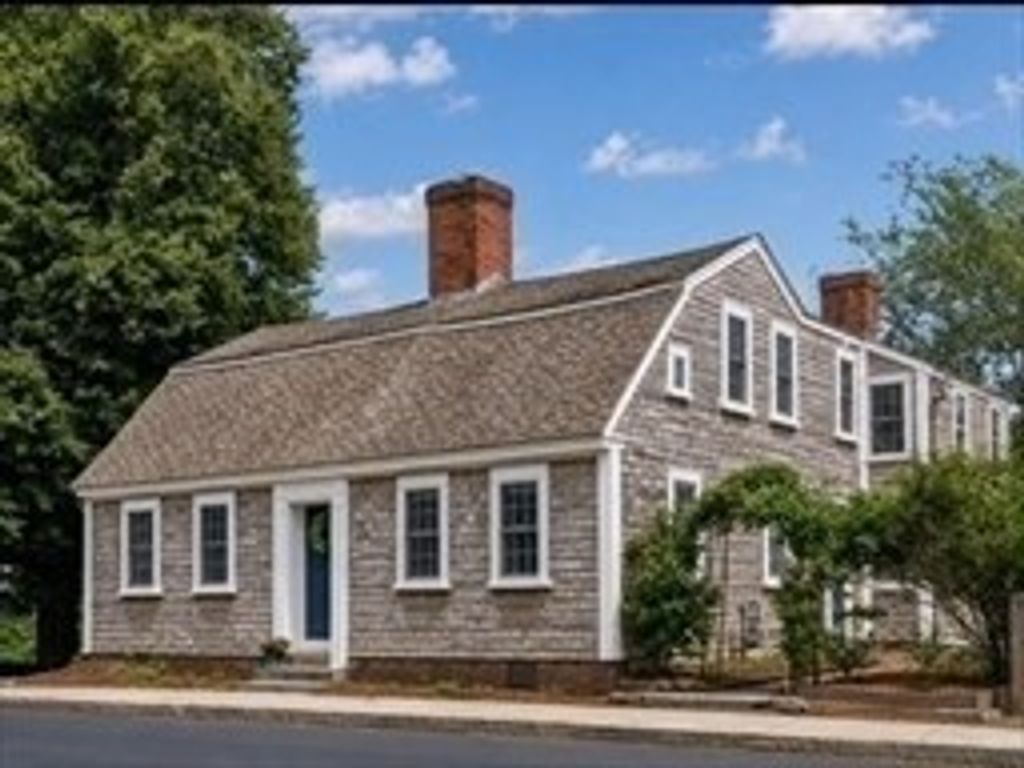 218 Sandwich St, Plymouth, MA 02360