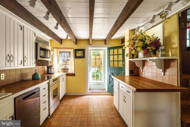 2943 WINDY BUSH RD, Newtown, PA 18940