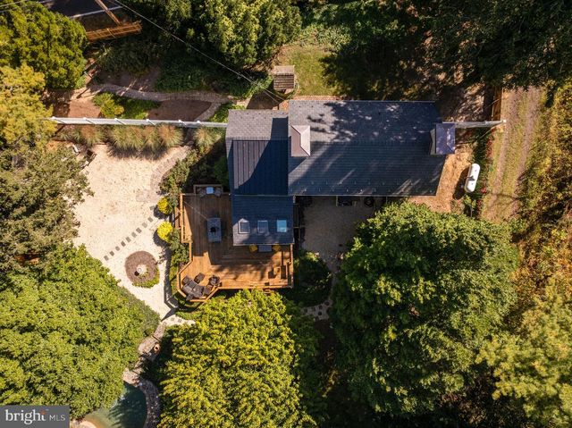 2943 WINDY BUSH RD, Newtown, PA 18940