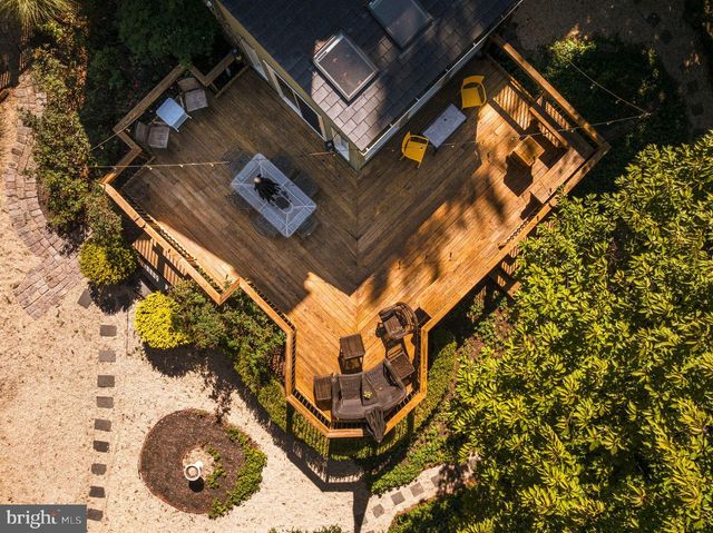 2943 WINDY BUSH RD, Newtown, PA 18940