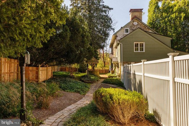 2943 WINDY BUSH RD, Newtown, PA 18940