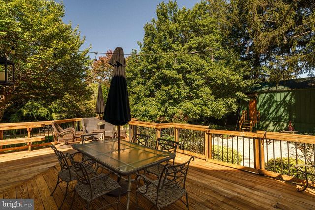 2943 WINDY BUSH RD, Newtown, PA 18940