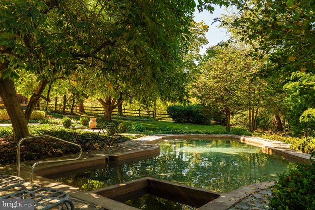 2943 WINDY BUSH RD, Newtown, PA 18940