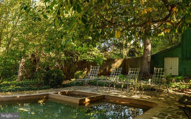 2943 WINDY BUSH RD, Newtown, PA 18940