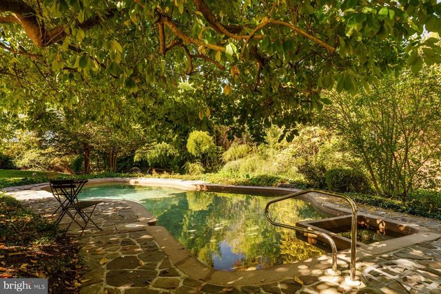 2943 WINDY BUSH RD, Newtown, PA 18940