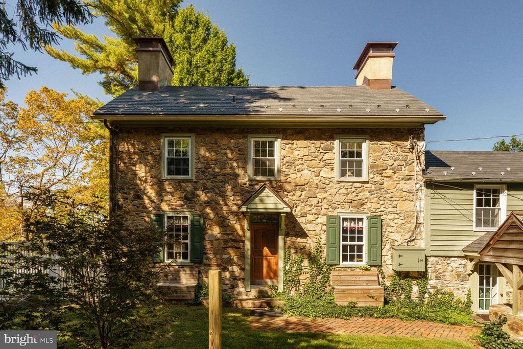 2943 WINDY BUSH RD, Newtown, PA 18940