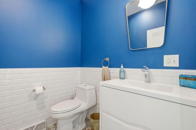 2110 S Aldrich STREET, Milwaukee, WI 53207
