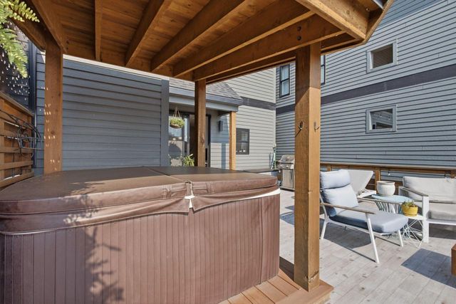 2110 S Aldrich STREET, Milwaukee, WI 53207