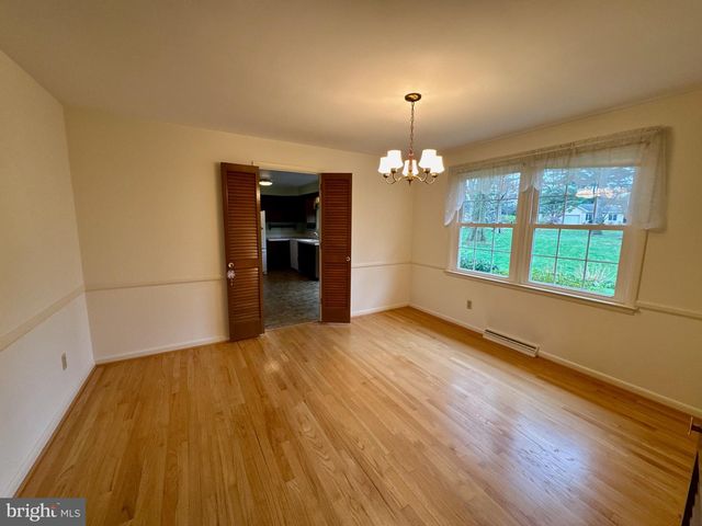 436 HUNTING PARK LN, York, PA 17402