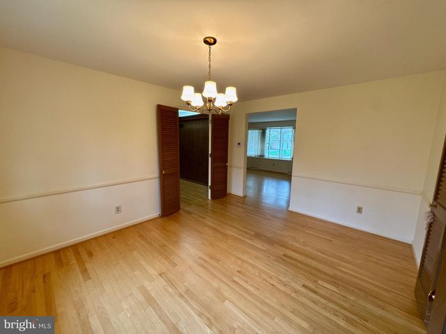 436 HUNTING PARK LN, York, PA 17402