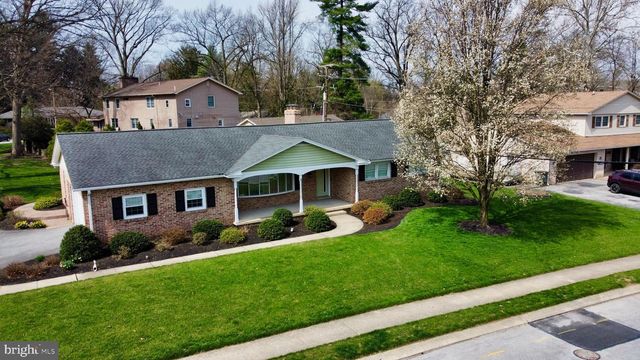 436 HUNTING PARK LN, York, PA 17402