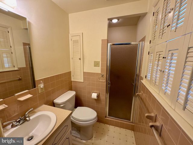 436 HUNTING PARK LN, York, PA 17402