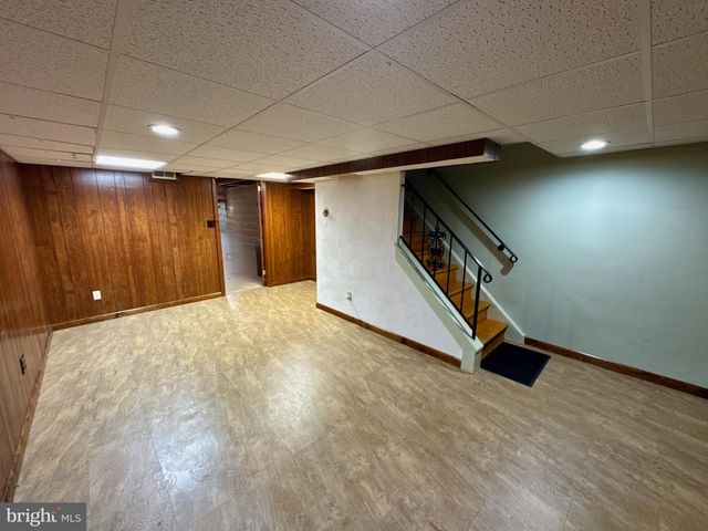 436 HUNTING PARK LN, York, PA 17402