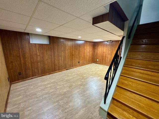 436 HUNTING PARK LN, York, PA 17402