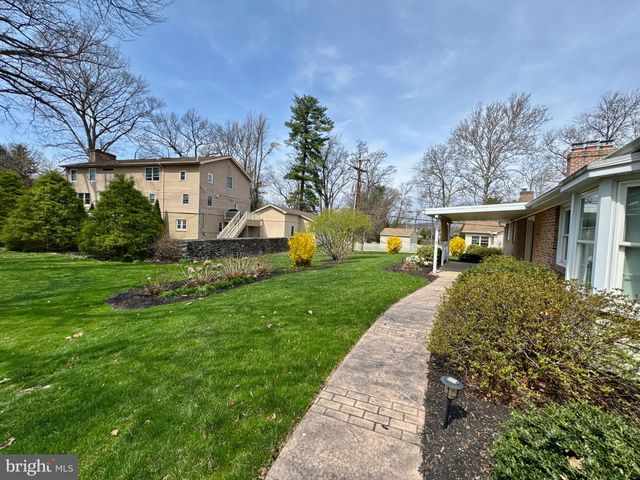 436 HUNTING PARK LN, York, PA 17402