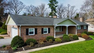 436 HUNTING PARK LN, York, PA 17402