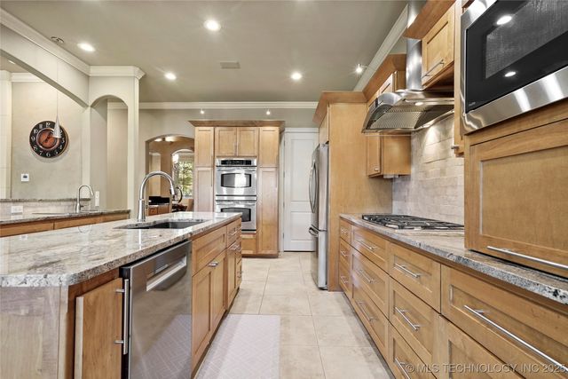 11307 S College Avenue, Tulsa, OK 74137