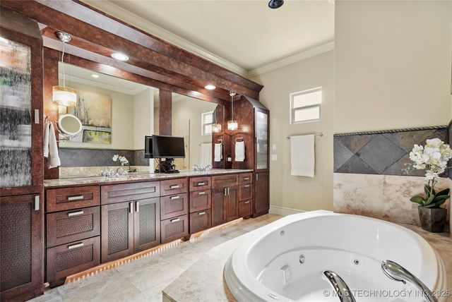 11307 S College Avenue, Tulsa, OK 74137