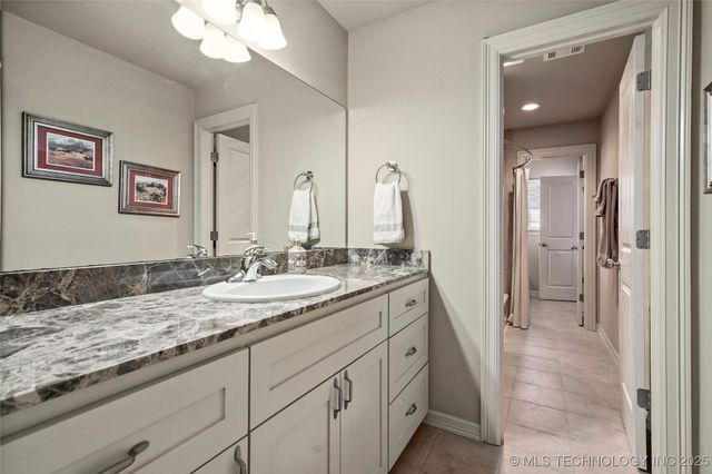 11307 S College Avenue, Tulsa, OK 74137