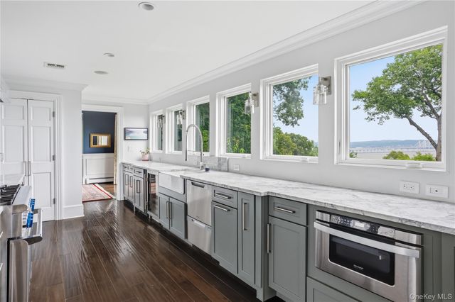 897 Route 9w S, Nyack, NY 10960