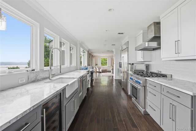 897 Route 9w S, Nyack, NY 10960