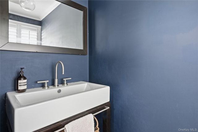 897 Route 9w S, Nyack, NY 10960