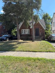 16019 Ellsworth Street, Detroit, MI 48227