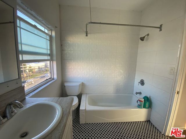 1803 MARYLAND Street, Los Angeles, CA 90057