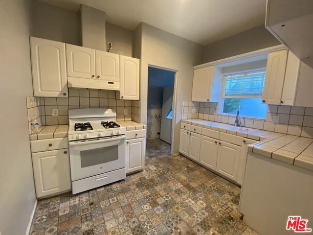 1803 MARYLAND Street, Los Angeles, CA 90057