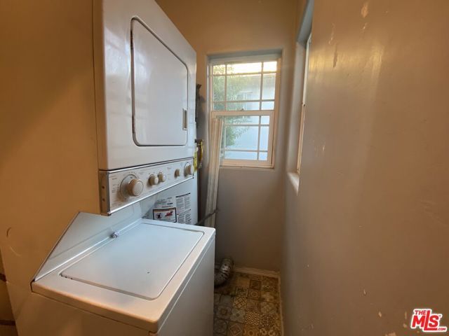 1803 MARYLAND Street, Los Angeles, CA 90057