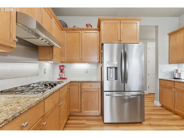 707 N HAYDEN ISLAND Dr 413, Portland, OR 97217