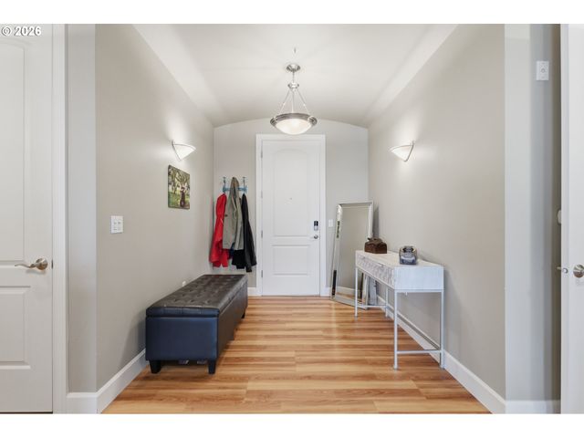 707 N HAYDEN ISLAND Dr 413, Portland, OR 97217