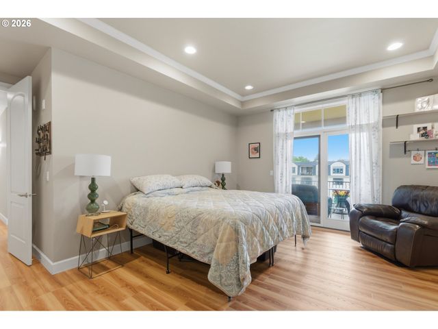 707 N HAYDEN ISLAND Dr 413, Portland, OR 97217
