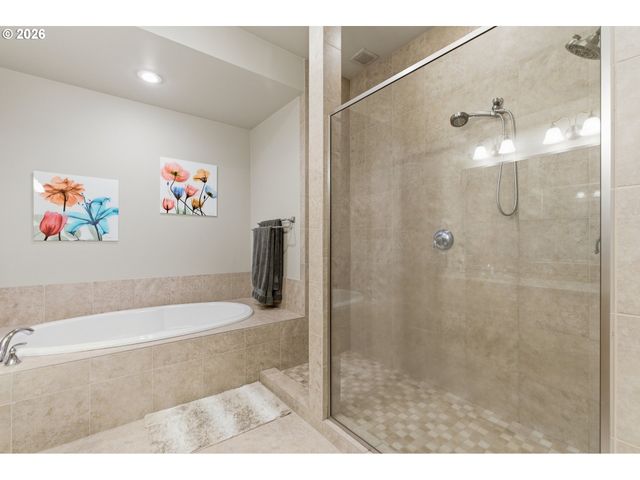707 N HAYDEN ISLAND Dr 413, Portland, OR 97217