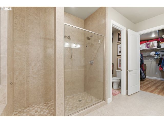 707 N HAYDEN ISLAND Dr 413, Portland, OR 97217