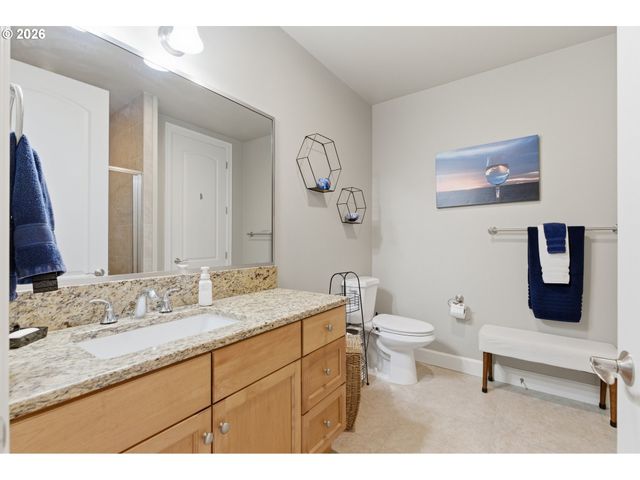 707 N HAYDEN ISLAND Dr 413, Portland, OR 97217