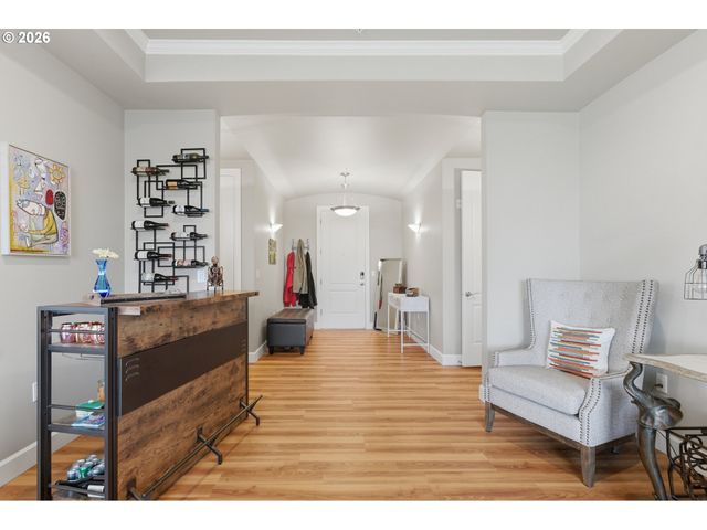 707 N HAYDEN ISLAND Dr 413, Portland, OR 97217