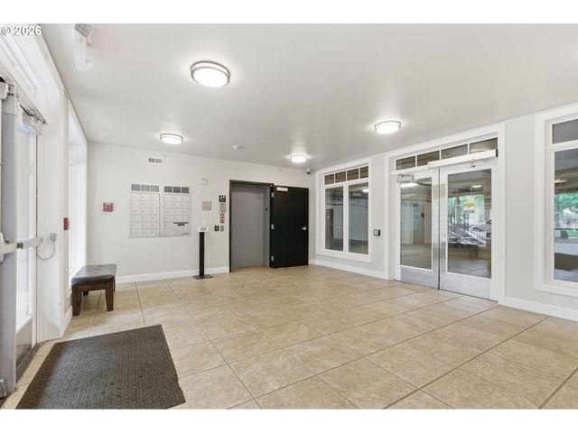 707 N HAYDEN ISLAND Dr 413, Portland, OR 97217