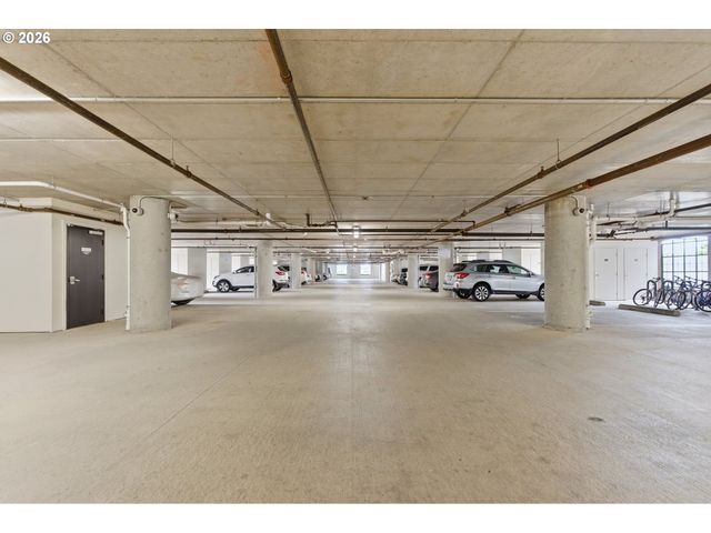 707 N HAYDEN ISLAND Dr 413, Portland, OR 97217